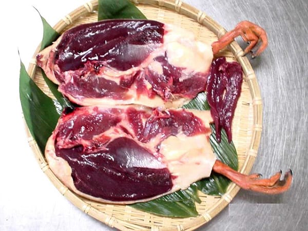 真鴨骨付き 1羽 5,500円(税抜)